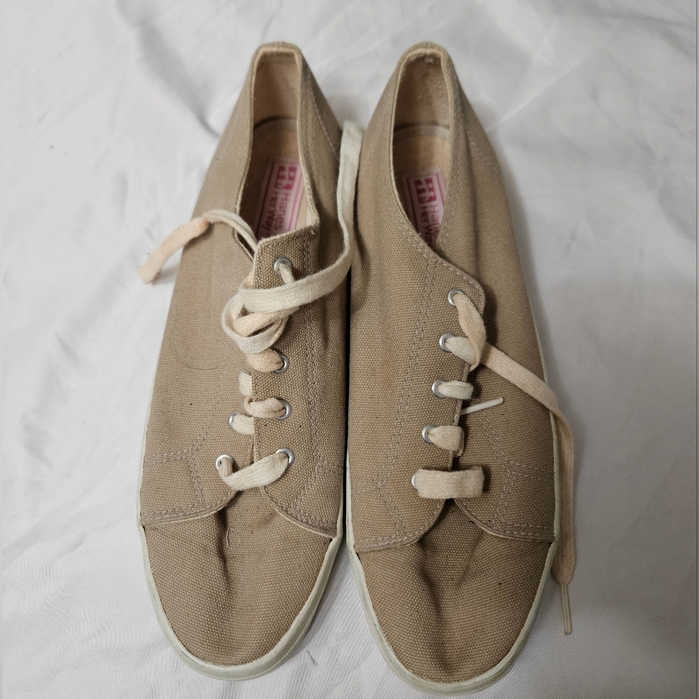 Hanes Her Way Cicely Womens Size 9M Tan & White Sneakers!